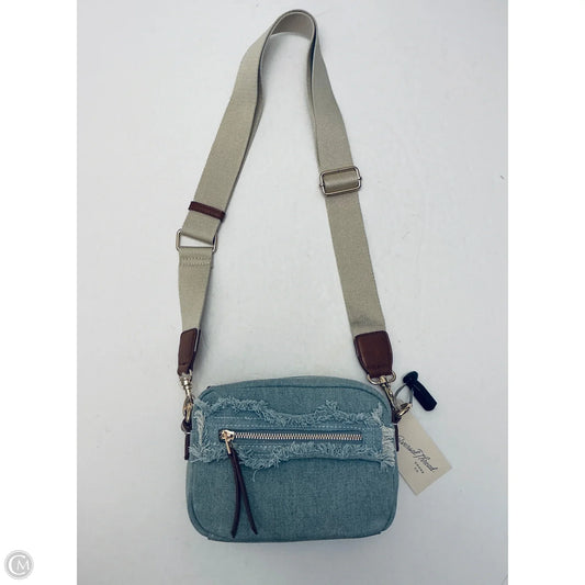 Crossbody By Universal Thread, Size: Small