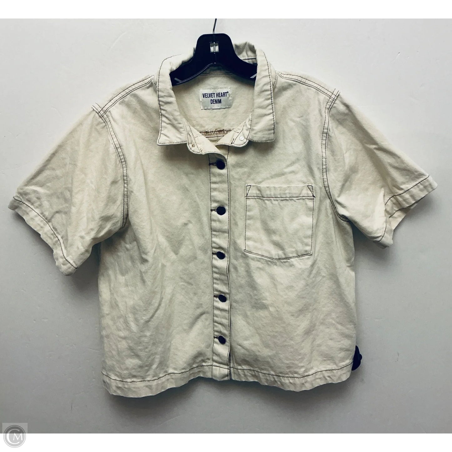 Top Short Sleeve Basic By Velvet Heart In Cream, Size: M