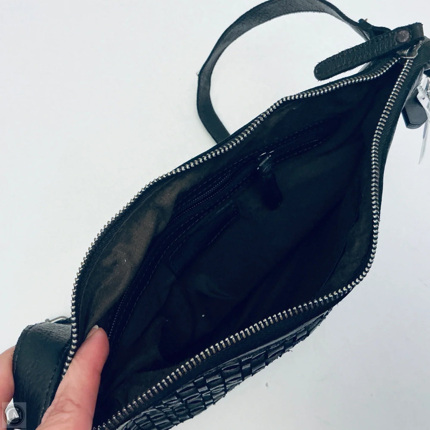 Crossbody Leather By Clothes Mentor, Size: Medium