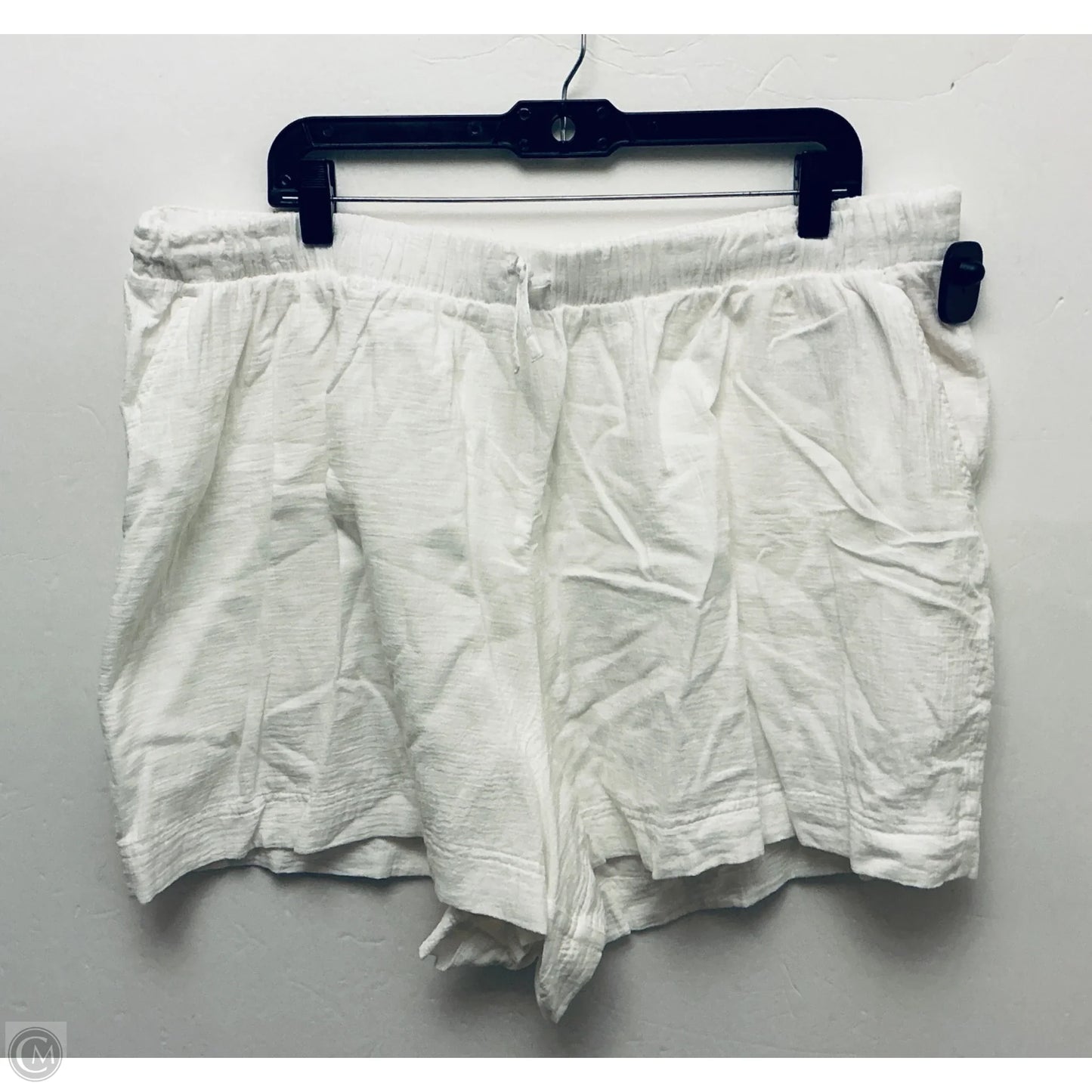 Shorts By Fabletics In White, Size: 2x