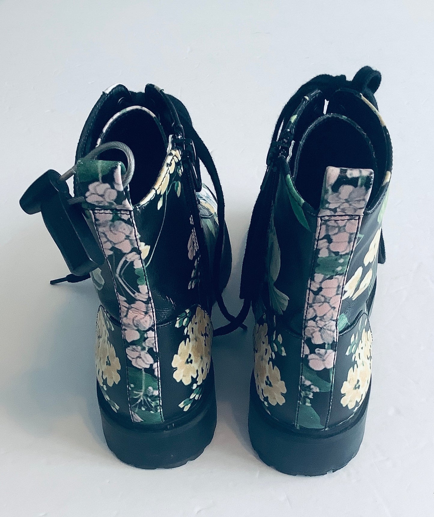 Boots Ankle Flats By Steve Madden In Floral Print, Size: 9