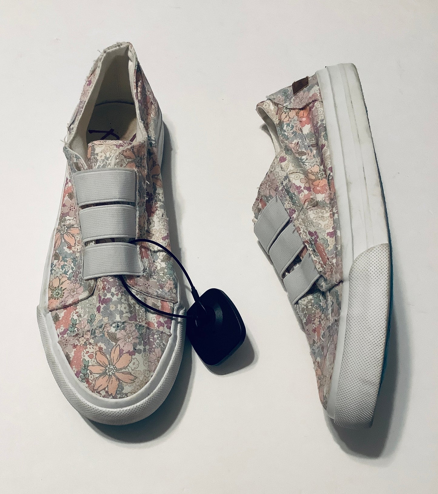 Shoes Flats By Blowfish In Floral Print, Size: 8.5