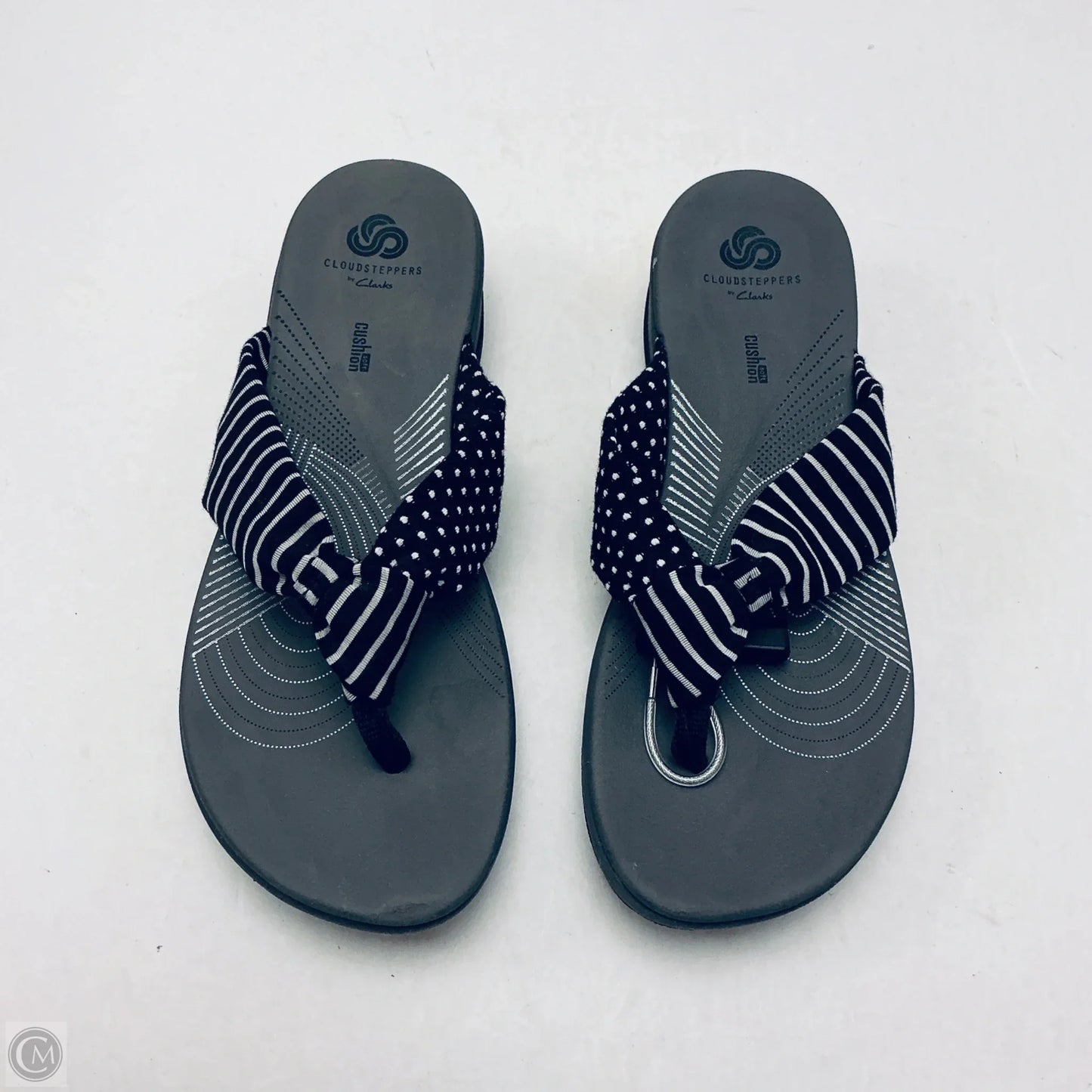 Sandals Flats By Clarks In Grey, Size: 8