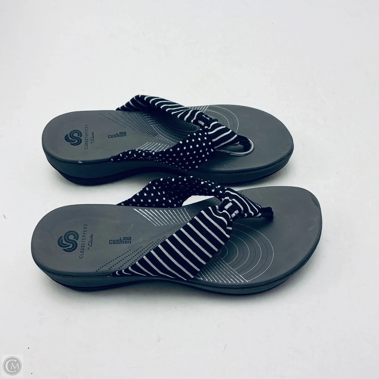 Sandals Flats By Clarks In Grey, Size: 8