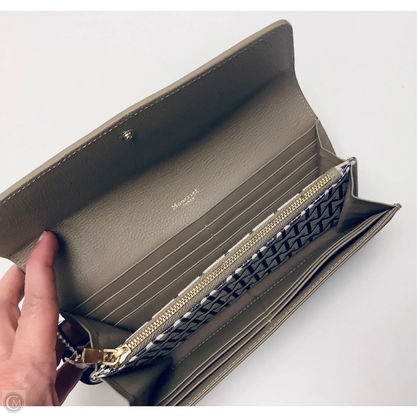 Wallet By Clothes Mentor, Size: Medium