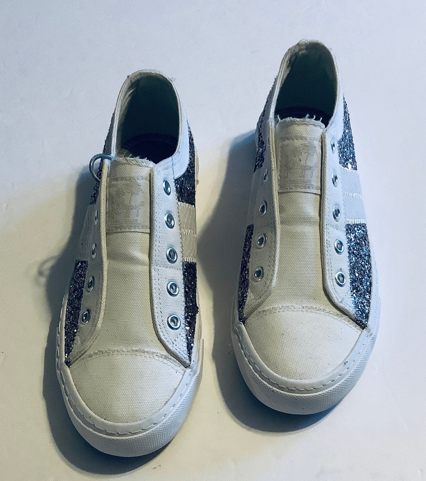 Shoes Sneakers By Jelly Pop In White, Size: 9