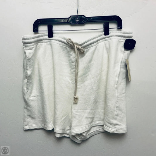 Shorts By Universal Thread In White, Size: 16