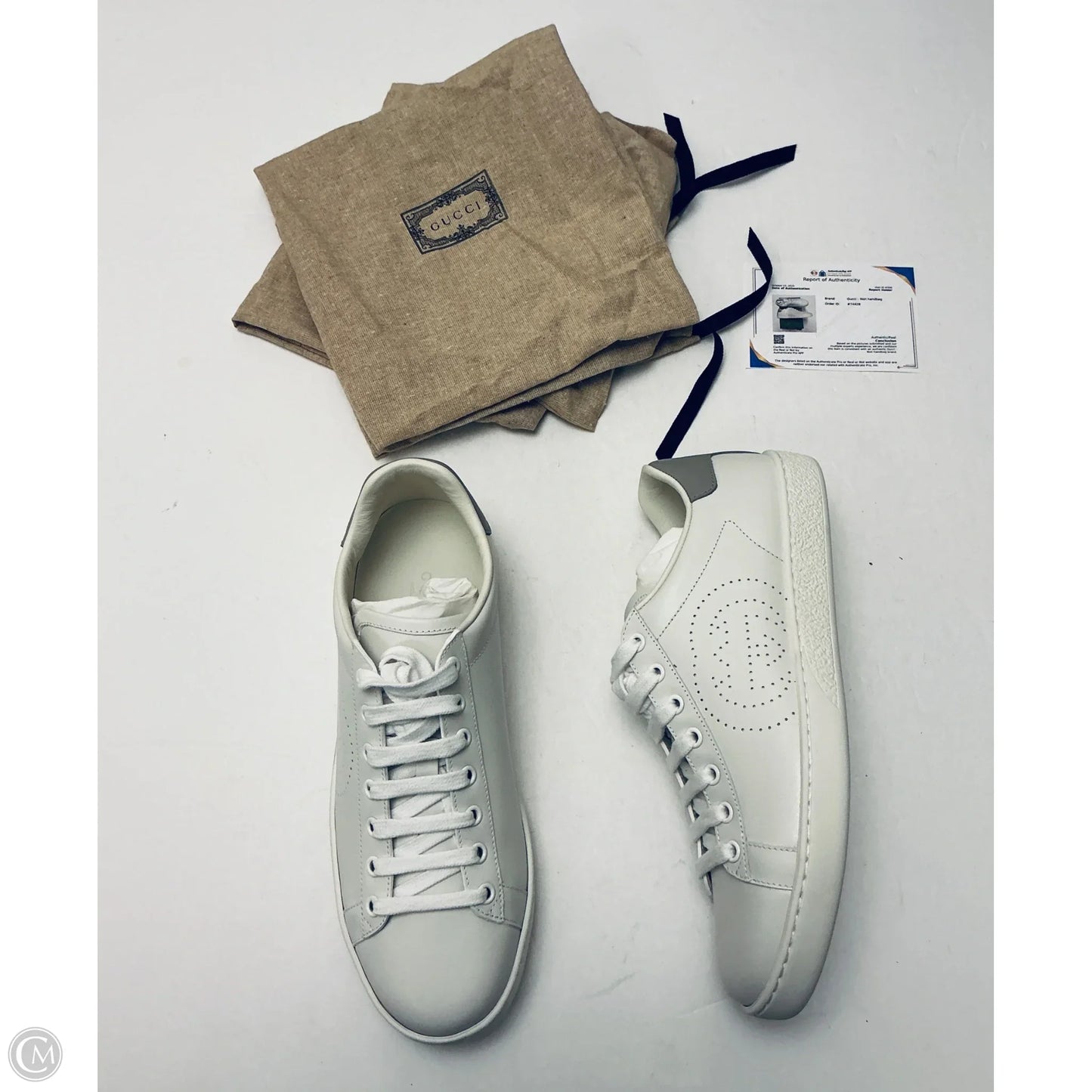 Shoes Luxury Designer By Gucci In White, Size: 8.5