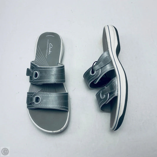Sandals Flats By Clarks In Silver, Size: 7