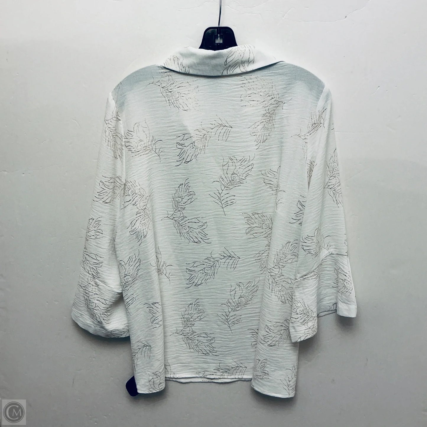 Top Long Sleeve By Clothes Mentor In White, Size: 1x