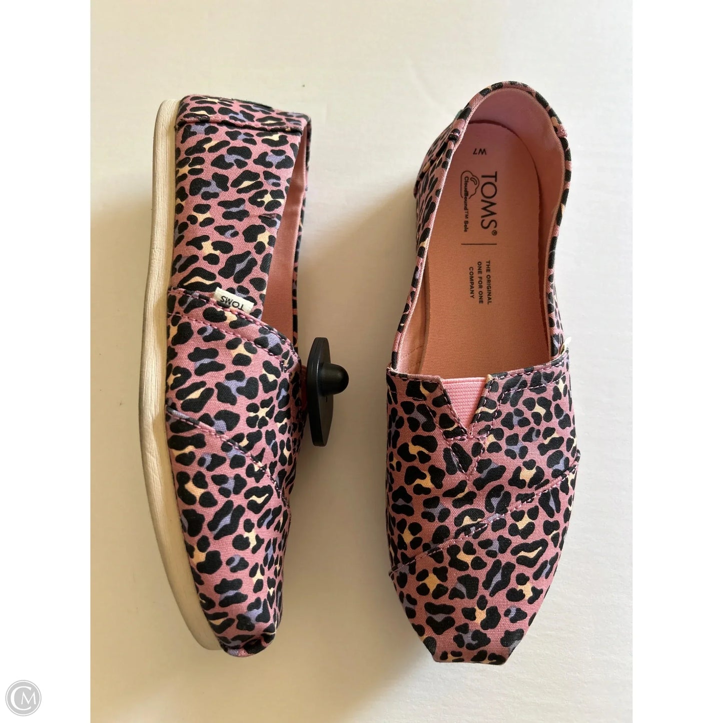 Shoes Flats By Toms In Animal Print, Size: 7