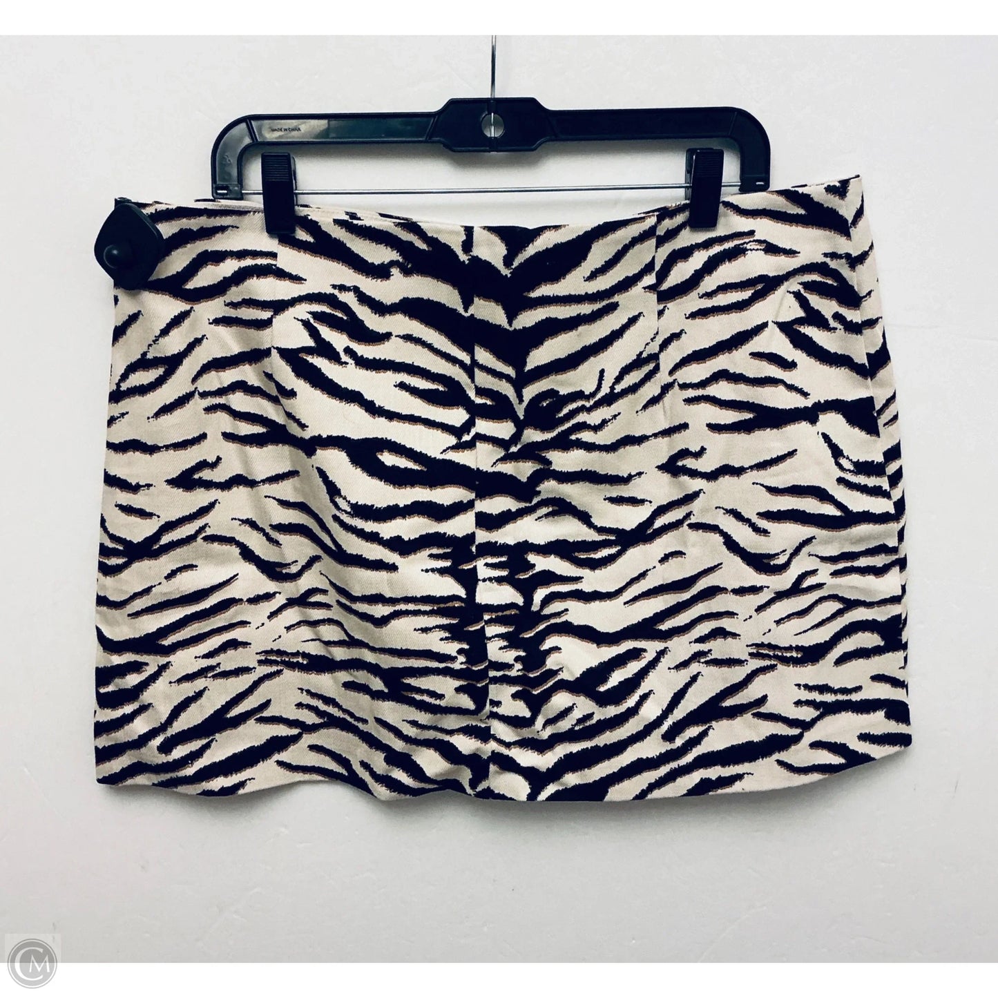 Skirt Mini & Short By H&m In Animal Print, Size: 18