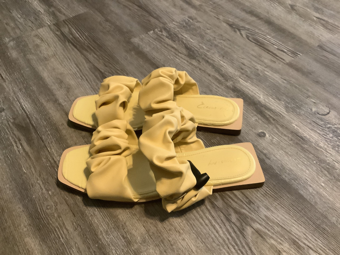 Yellow Sandals Flats Circus By Sam Edelman, Size 6.5