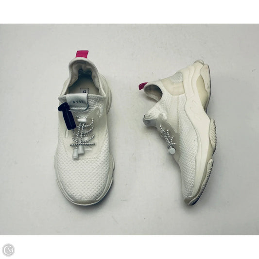 Shoes Sneakers By Steve Madden In White, Size: 7