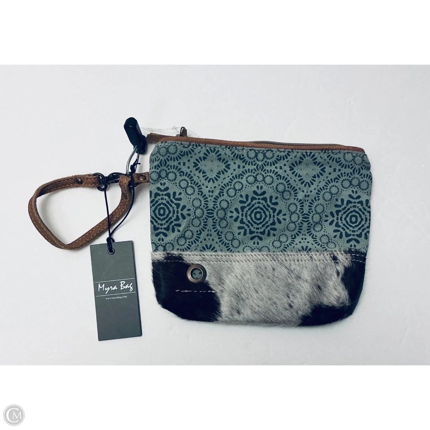 Wristlet By Clothes Mentor, Size: Medium