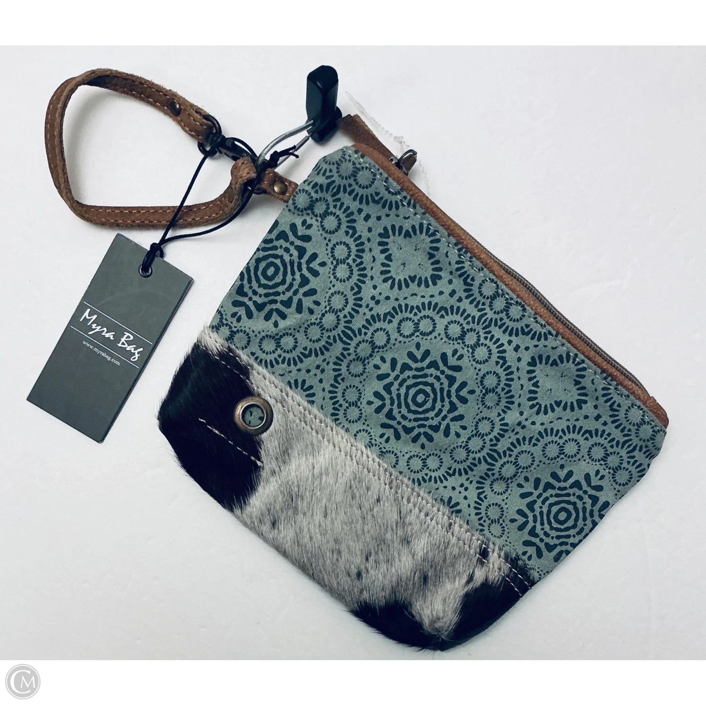 Wristlet By Clothes Mentor, Size: Medium