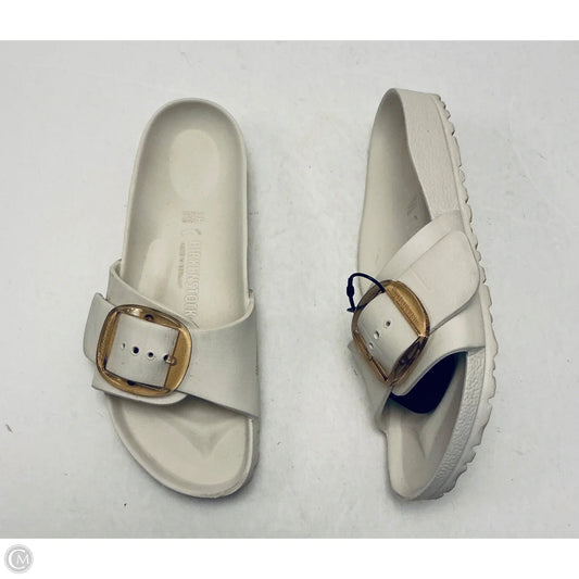 Sandals Flats By Birkenstock In White, Size: 7