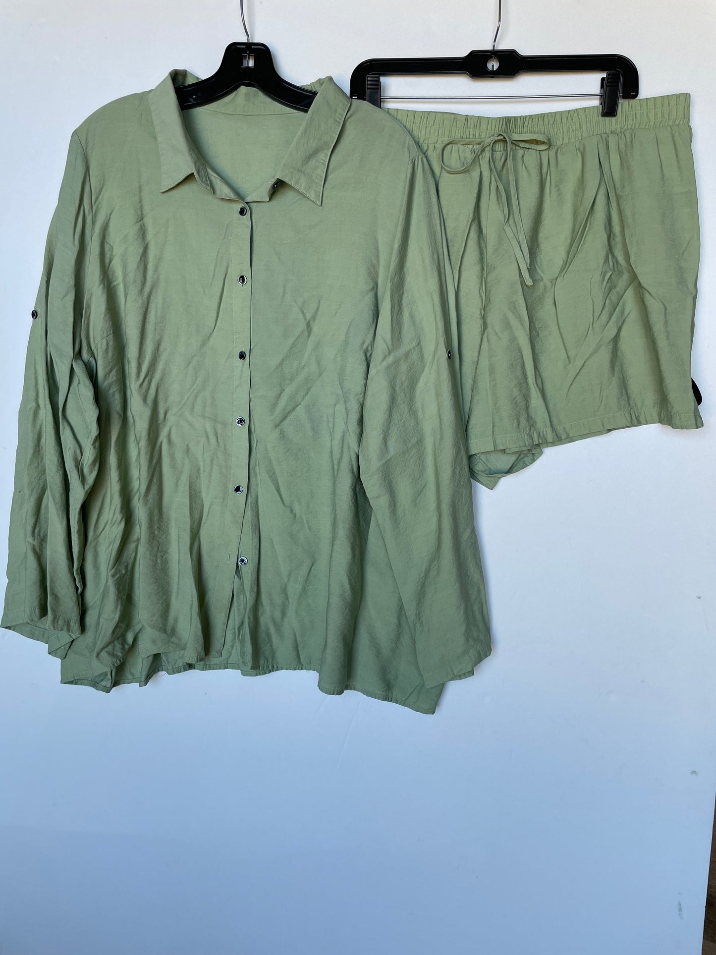 Shorts Set By Clothes Mentor In Green, Size: 2x