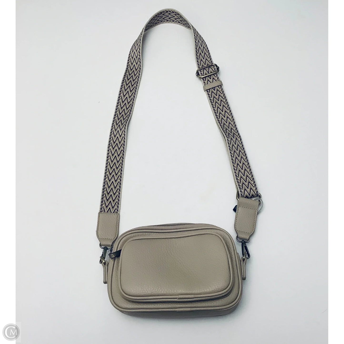 Crossbody By Clothes Mentor, Size: Medium