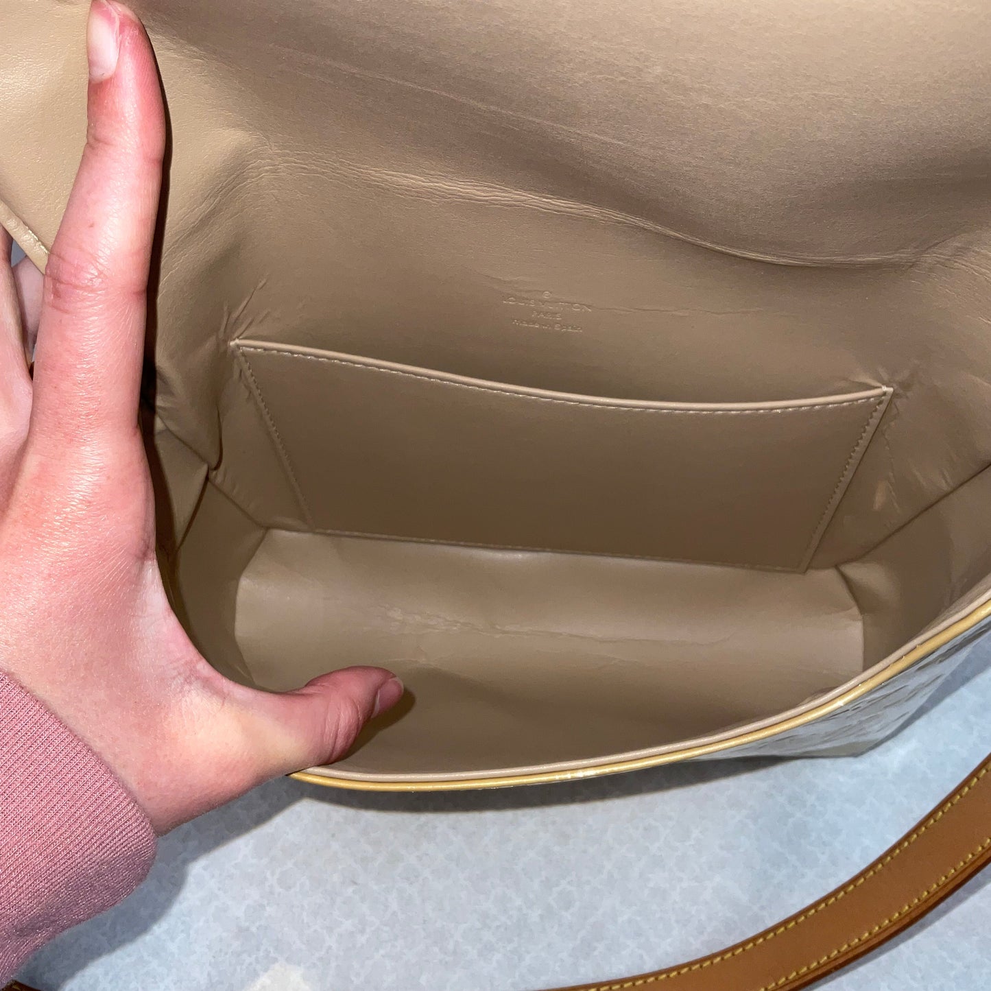 Crossbody Luxury Designer By Louis Vuitton, Size: Small
