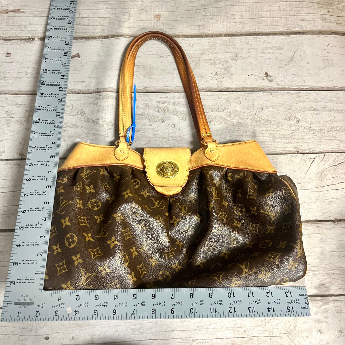 Handbag Luxury Designer By Louis Vuitton, Size: Large