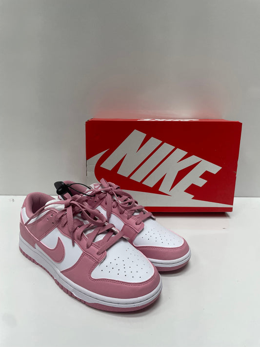 Shoes Sneakers By Nike In Cream & Pink, Size: 10.5