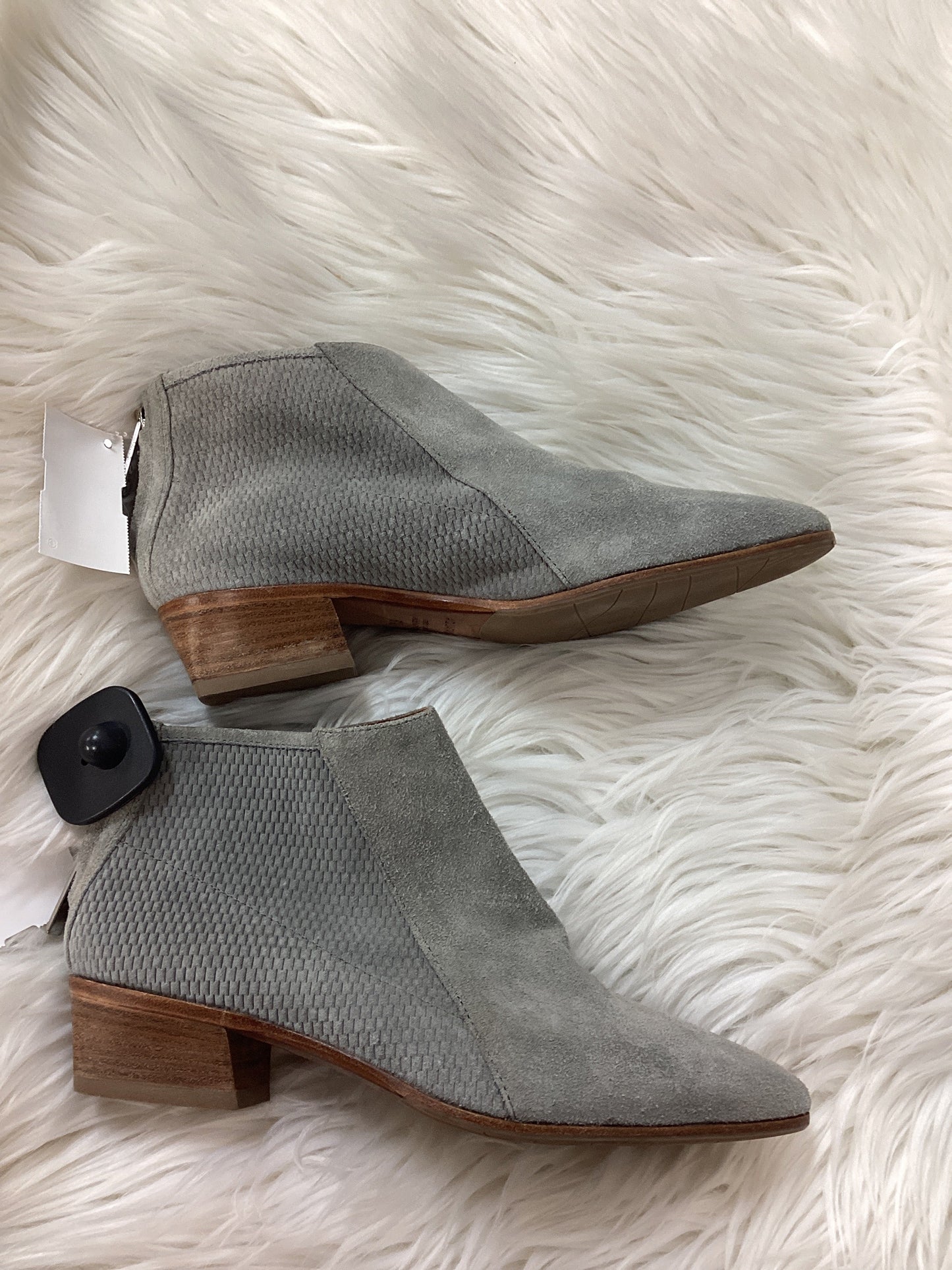 Boots Ankle Flats By Aquatalia In Grey, Size:6.5