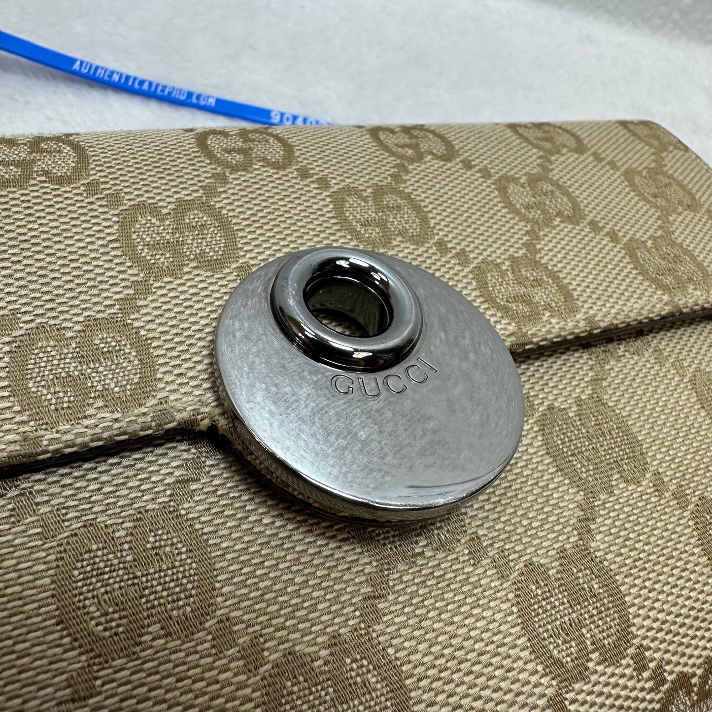 Wallet Luxury Designer By Gucci, Size: Medium