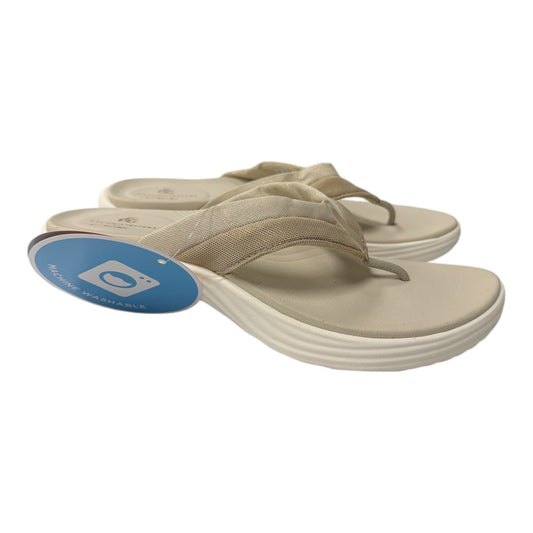 Sandals Flats By Clarks In Gold, Size:7