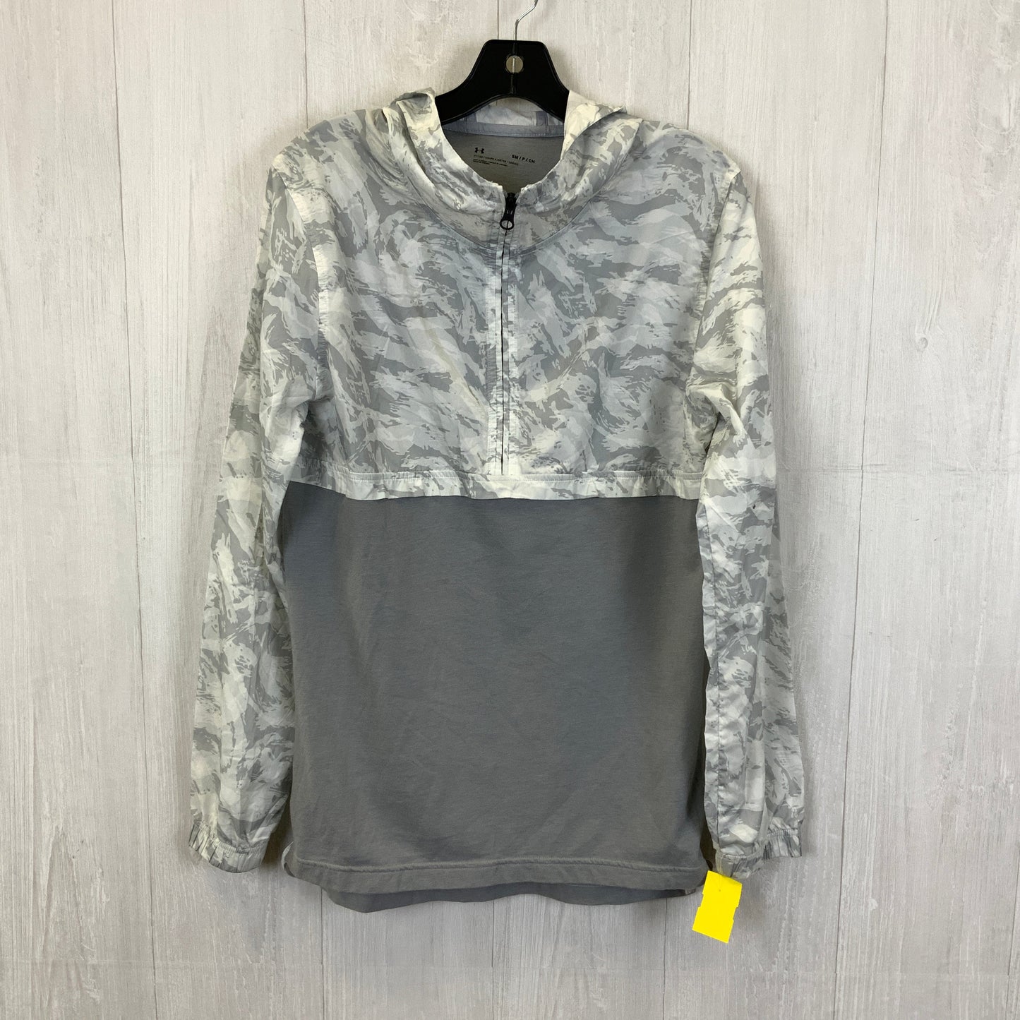 Athletic Top Long Sleeve Hoodie By Under Armour In Grey, Size: S