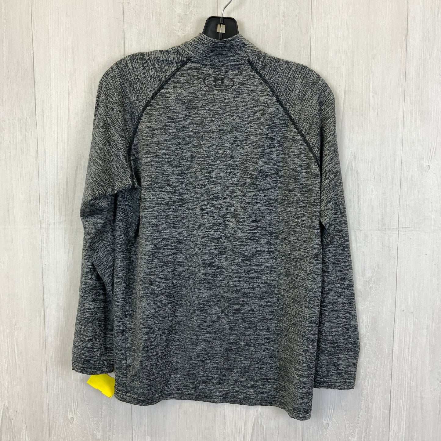 Athletic Top Long Sleeve Collar By Under Armour In Grey, Size: S