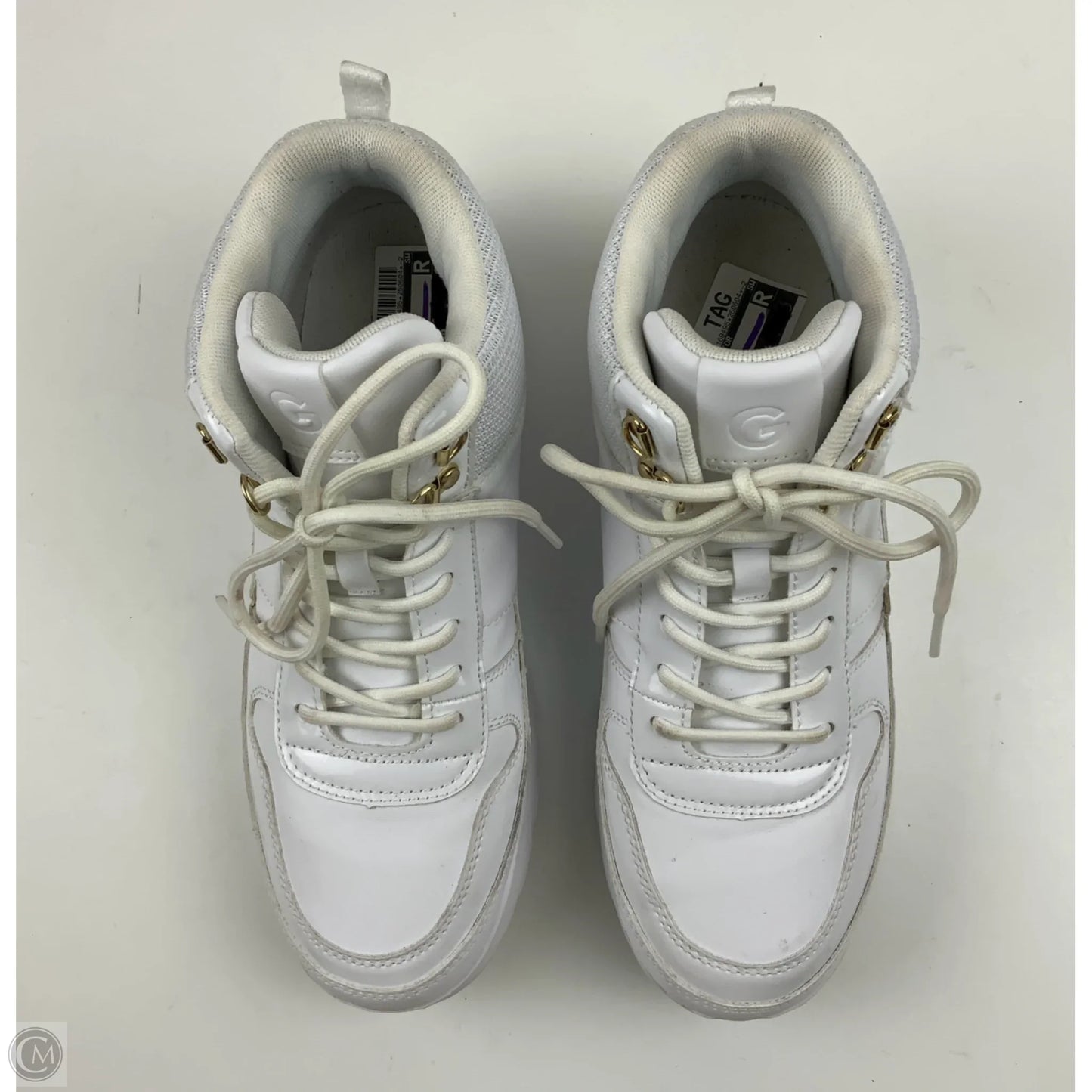 Shoes Sneakers By Clothes Mentor In White, Size: 9.5