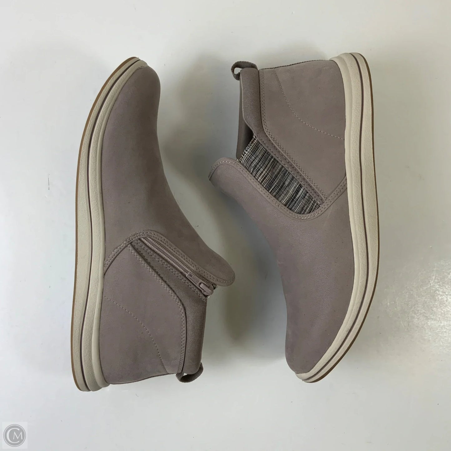 Shoes Sneakers By Clarks In Taupe, Size: 11