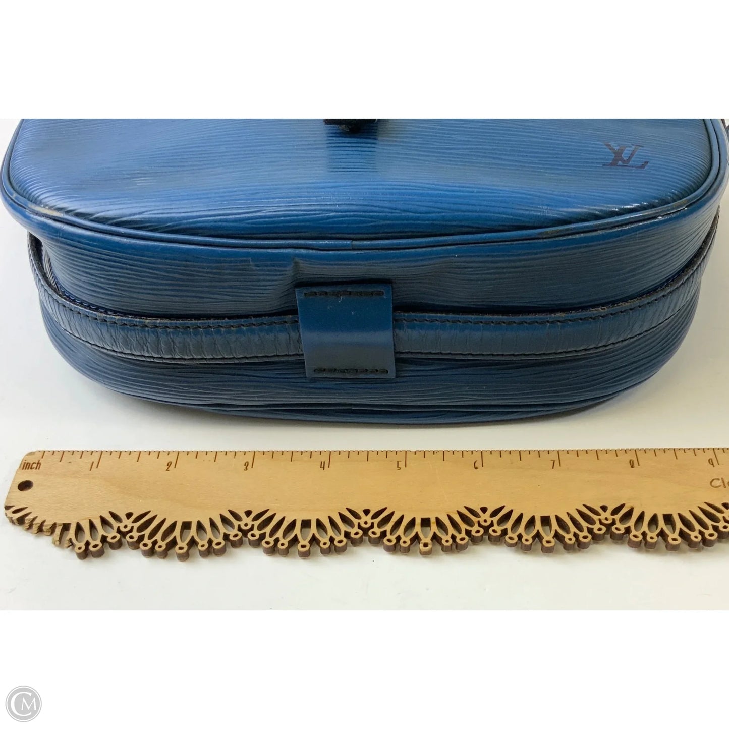 Handbag Luxury Designer By Louis Vuitton, Size: Small