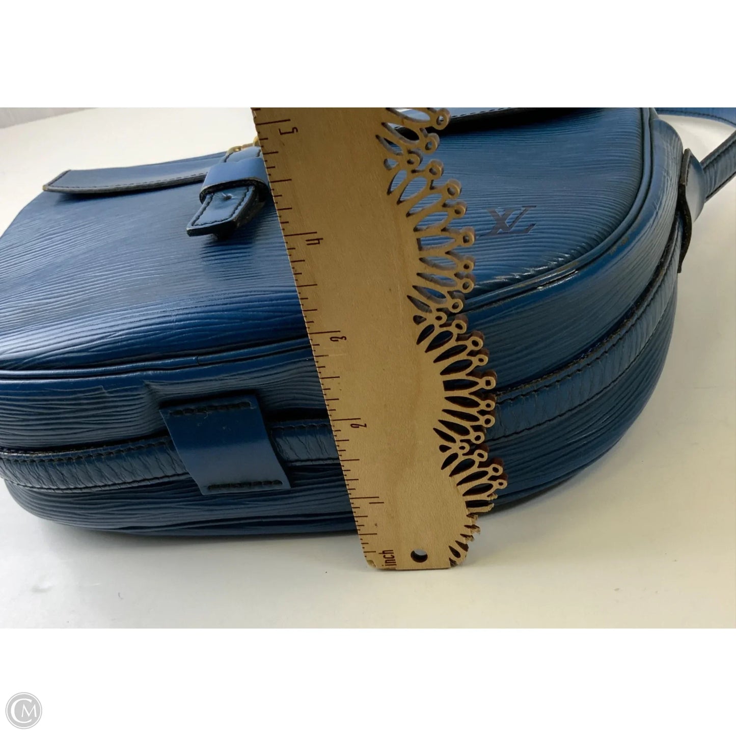 Handbag Luxury Designer By Louis Vuitton, Size: Small