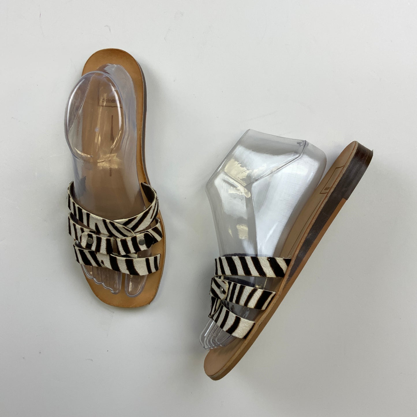 Animal Print Sandals Flip Flops Dolce Vita, Size 8