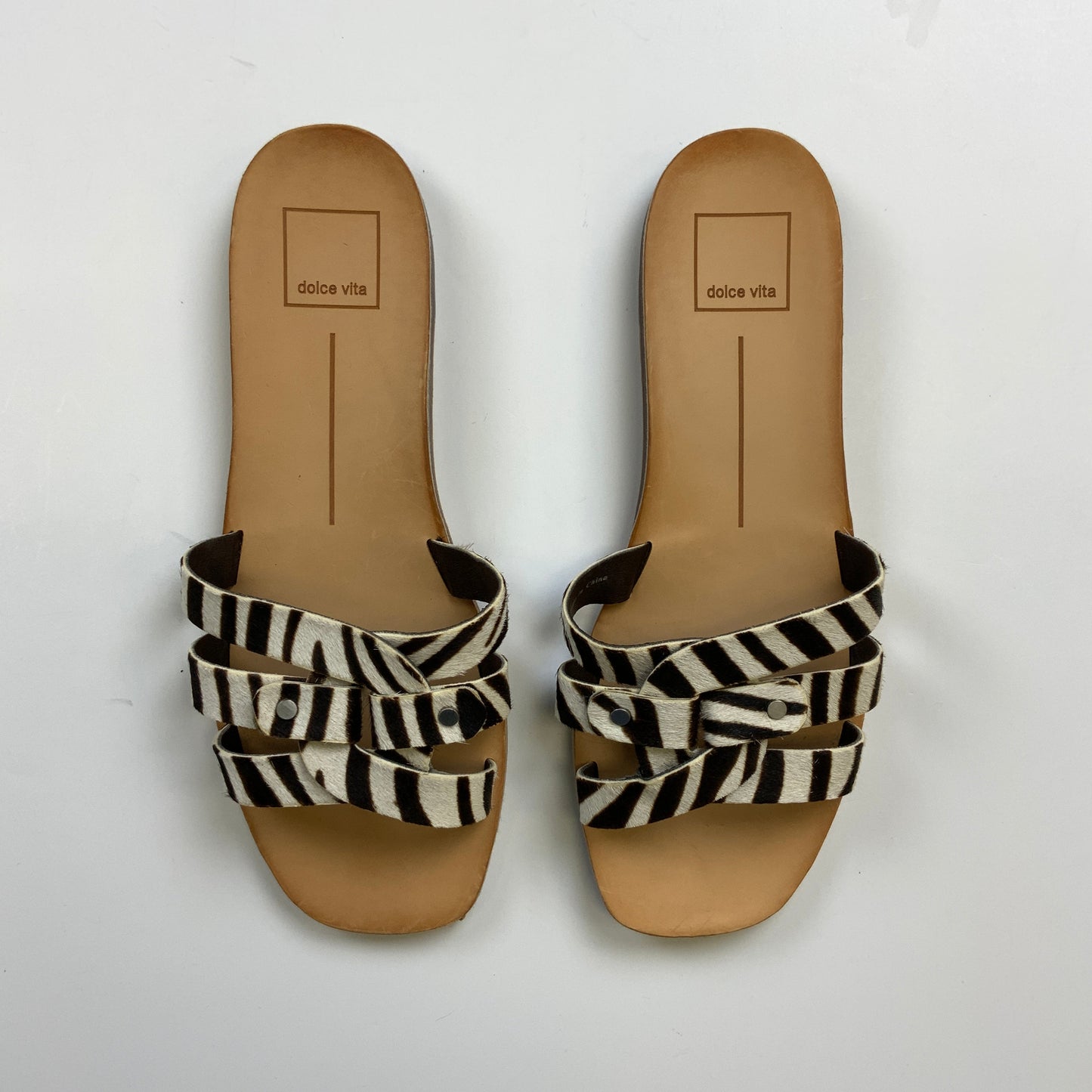 Animal Print Sandals Flip Flops Dolce Vita, Size 8