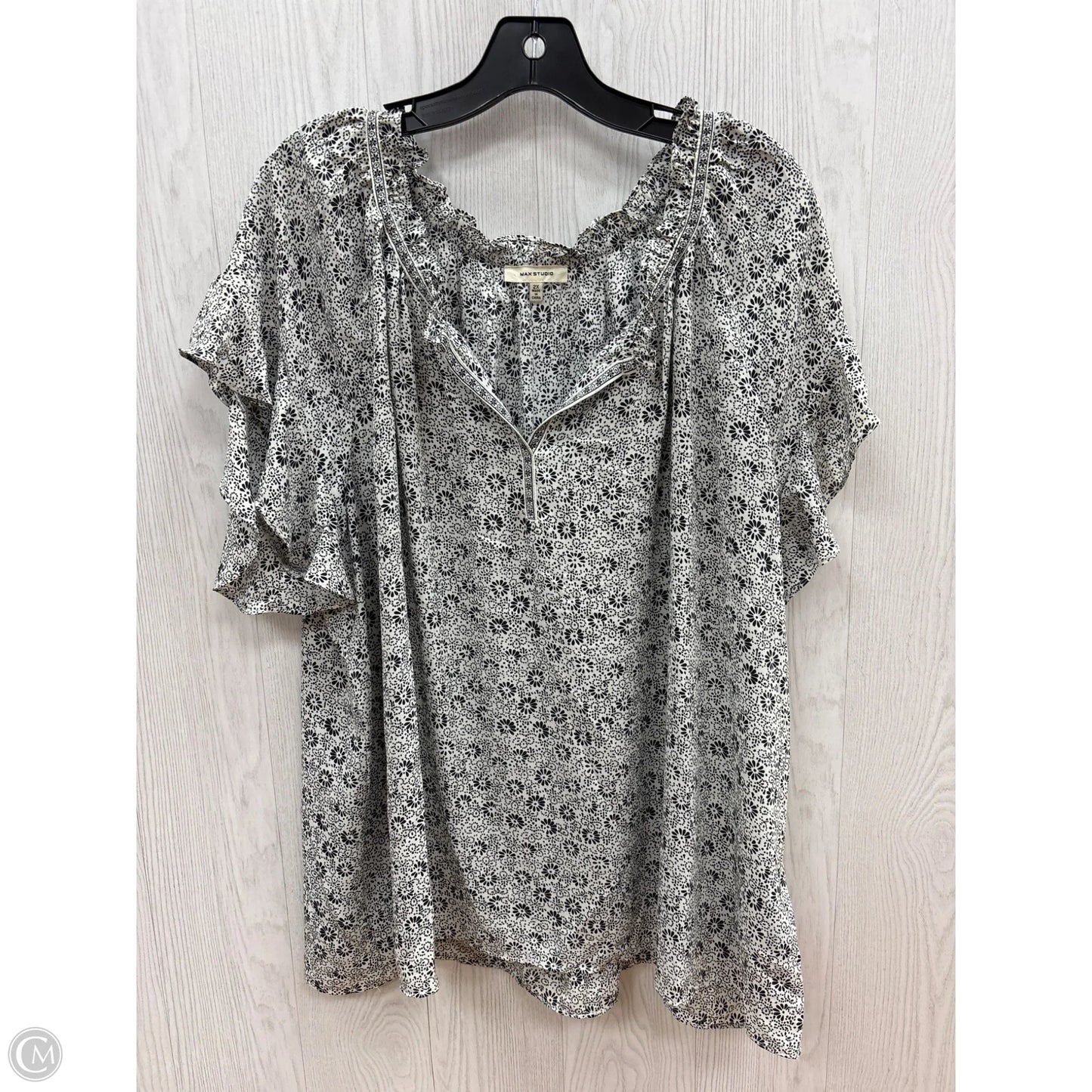 Top Short Sleeve By Max Studio In Black & Cream, Size: 2x