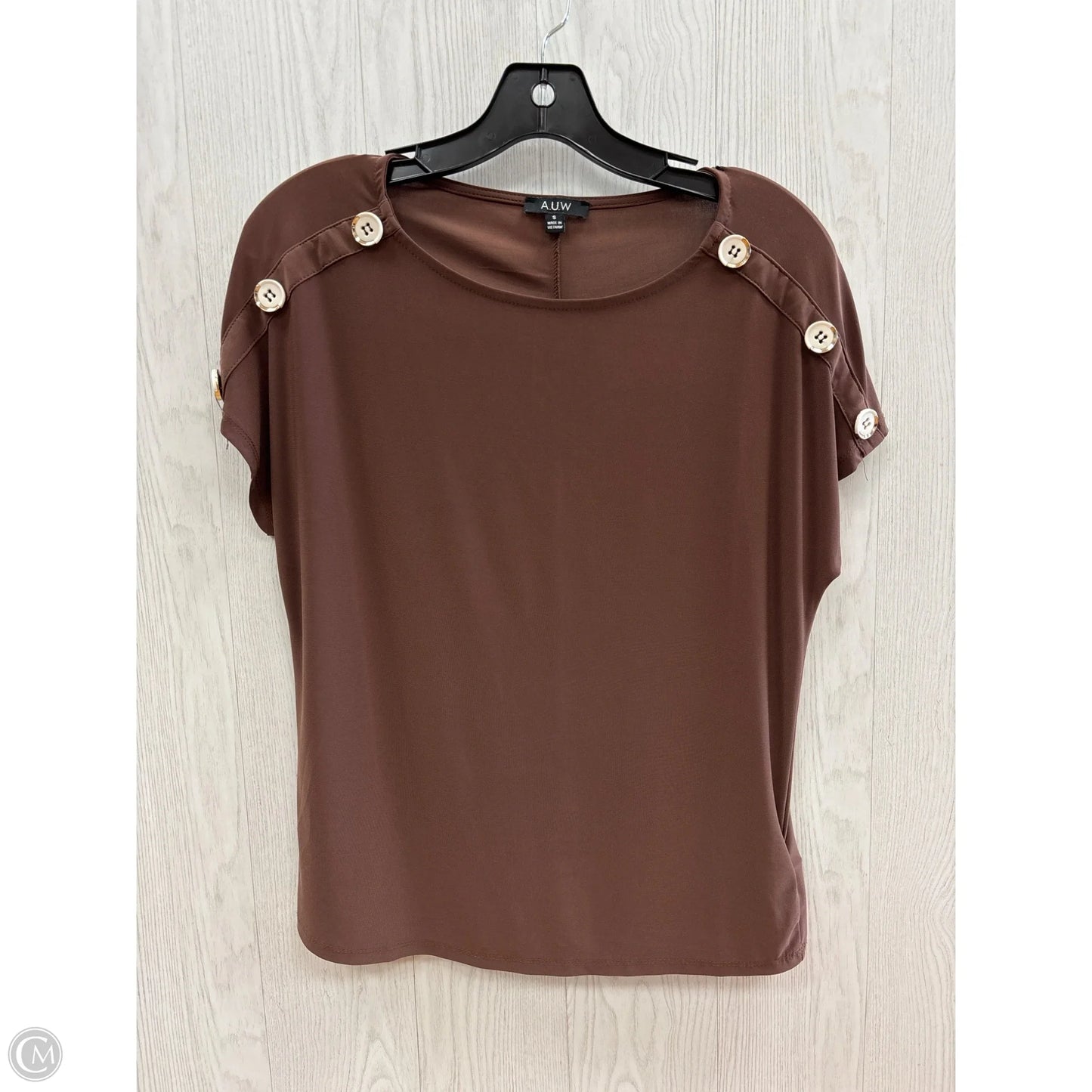 Top Short Sleeve Basic By Auw In Brown, Size: S
