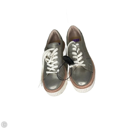 Shoes Sneakers By Dolce Vita In Gold, Size: 8.5