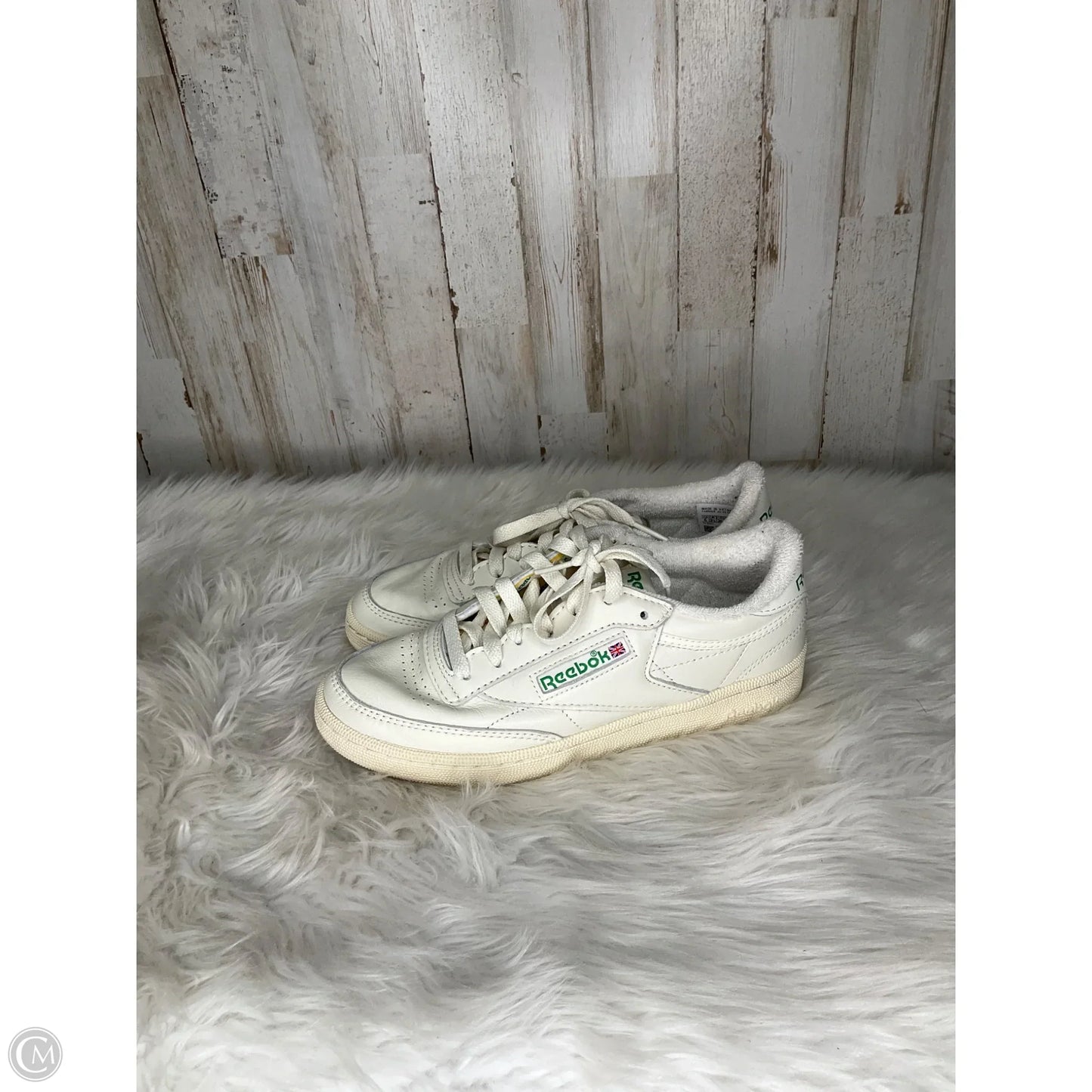 Shoes Sneakers By Reebok In White, Size: 6