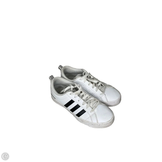 Shoes Sneakers By Adidas In White, Size: 6
