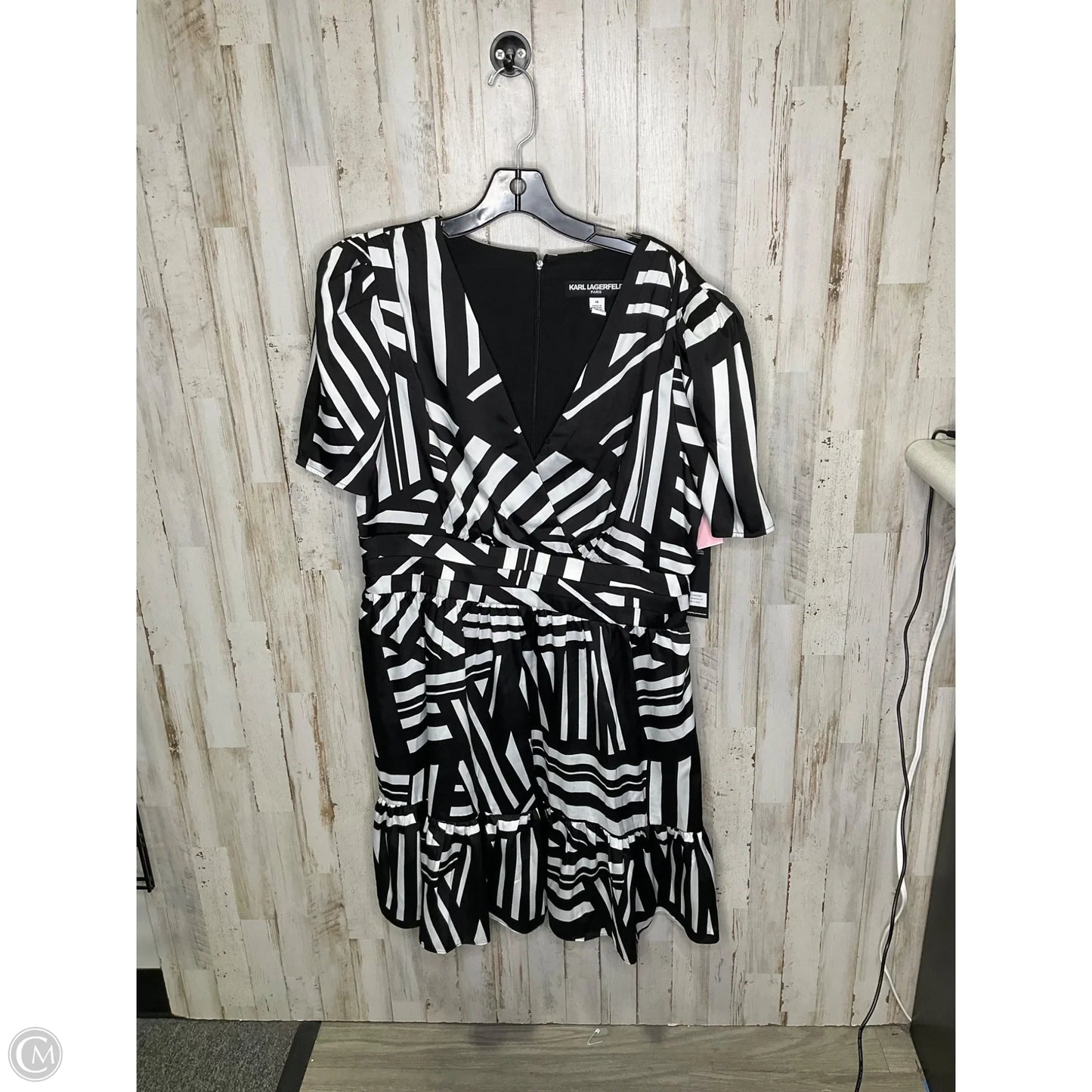 Dress Designer By Karl Lagerfeld In Black & White, Size: 14