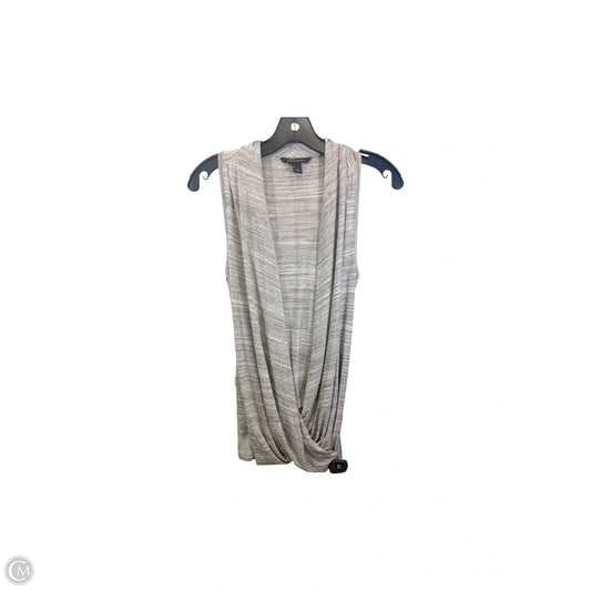Top Sleeveless By Banana Republic In Grey, Size: S
