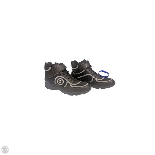Shoes Designer By Chanel In Black & White, Size: 10.5