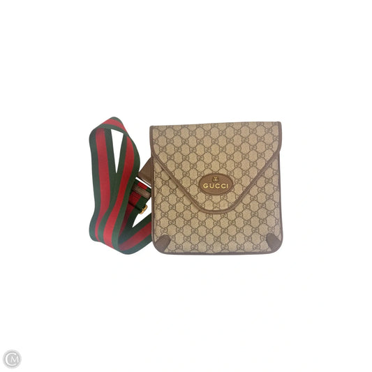 Crossbody Luxury Designer By Gucci, Size: Medium
