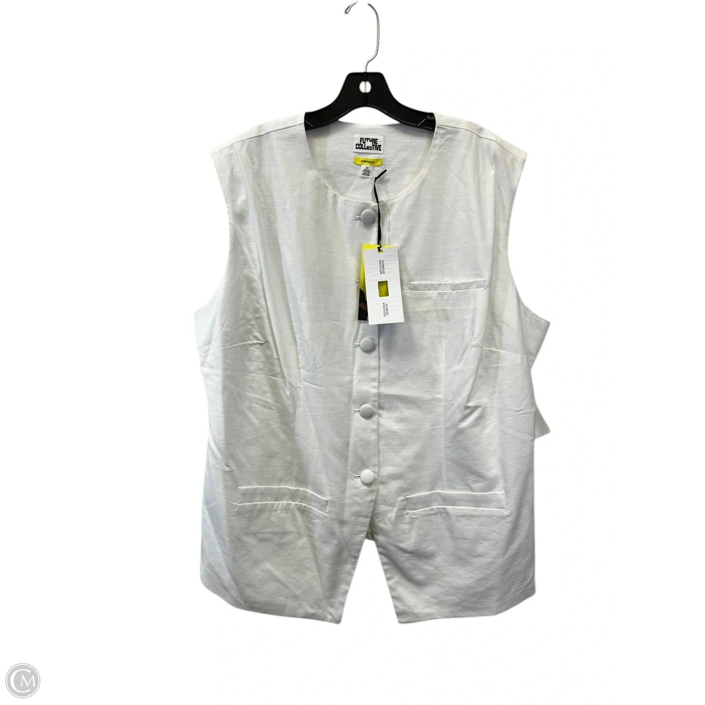 Shorts Set By FUTURE COLLECTIVE In White, Size: 3x