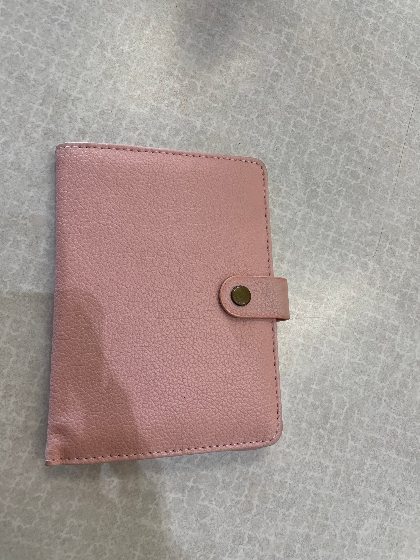 Wallet Clothes Mentor, Size Medium