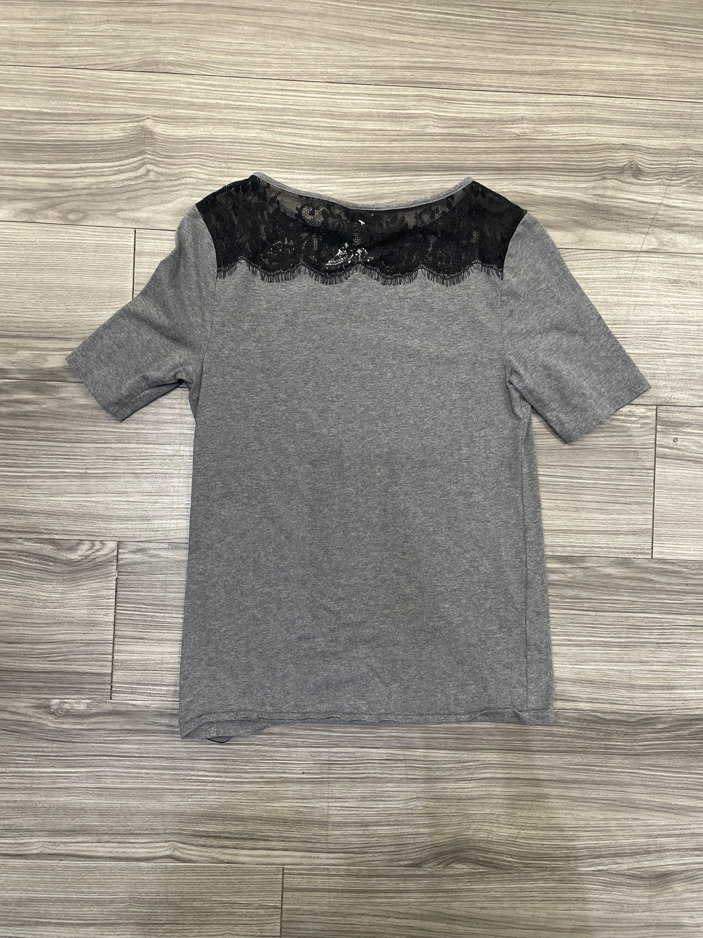 Top Short Sleeve By Ann Taylor In Black & Grey, Size: M