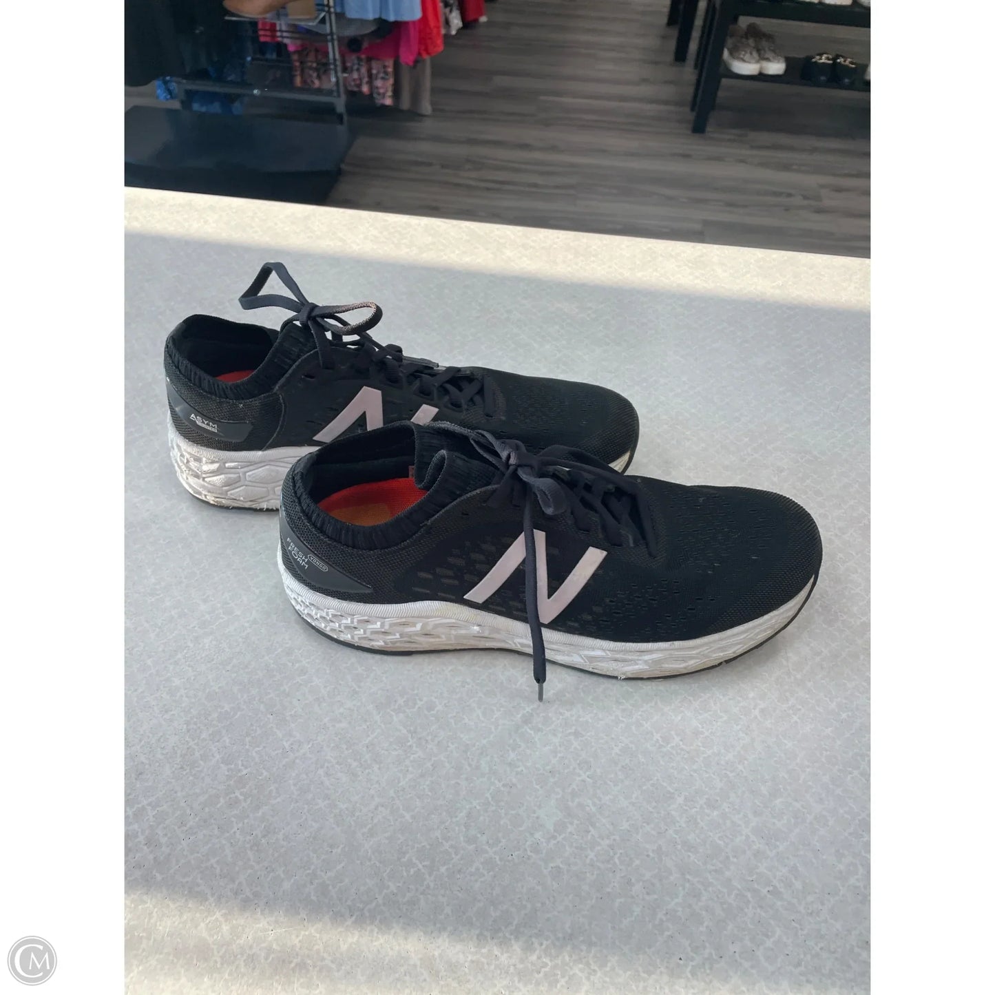 Shoes Athletic By New Balance In Black, Size: 9.5